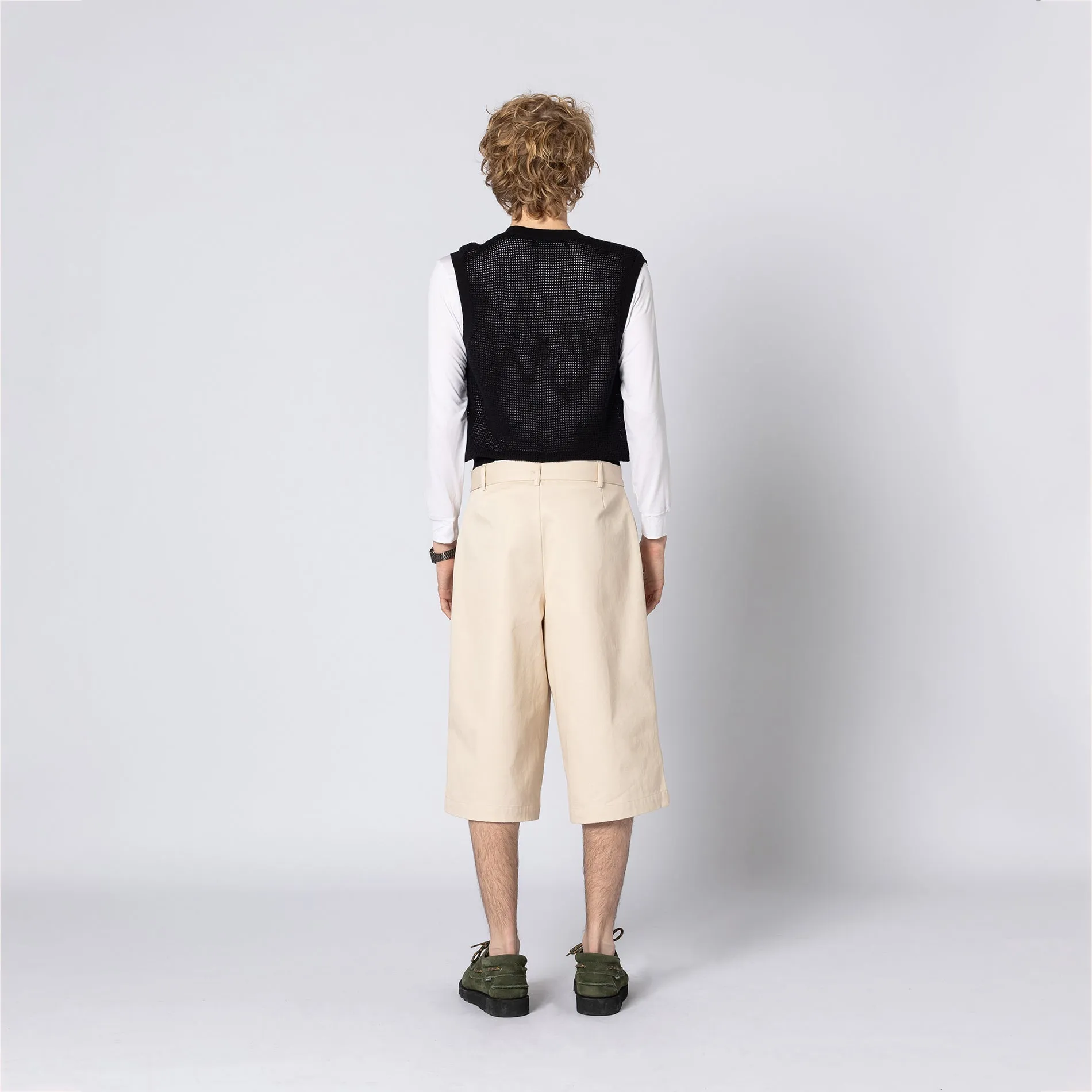 BLACK MESH VEST