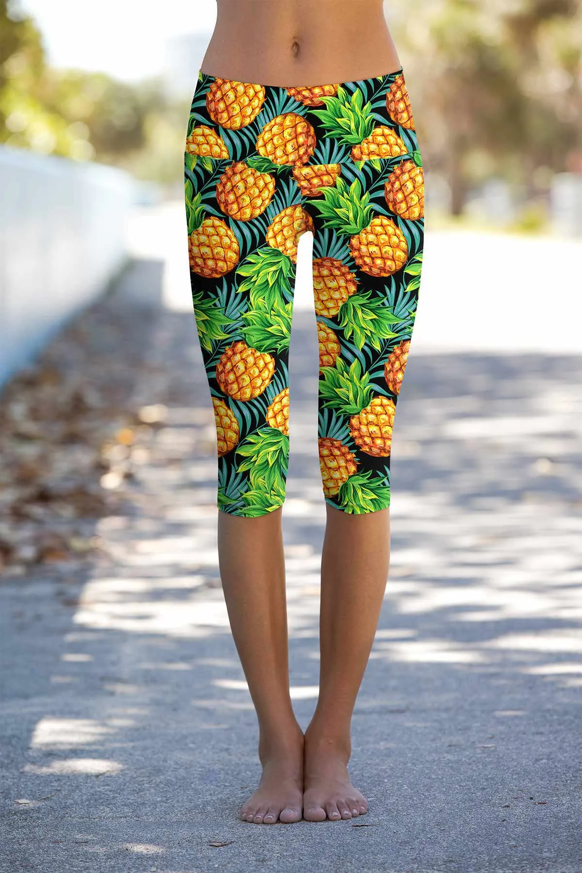 Endless Summer Ellie Green Performance Yoga Capri Leggings - Women