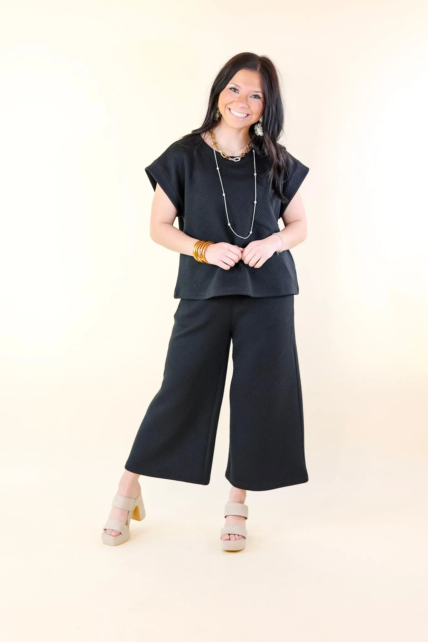 Glamour on the Go Textured Wide Leg Pant in Black