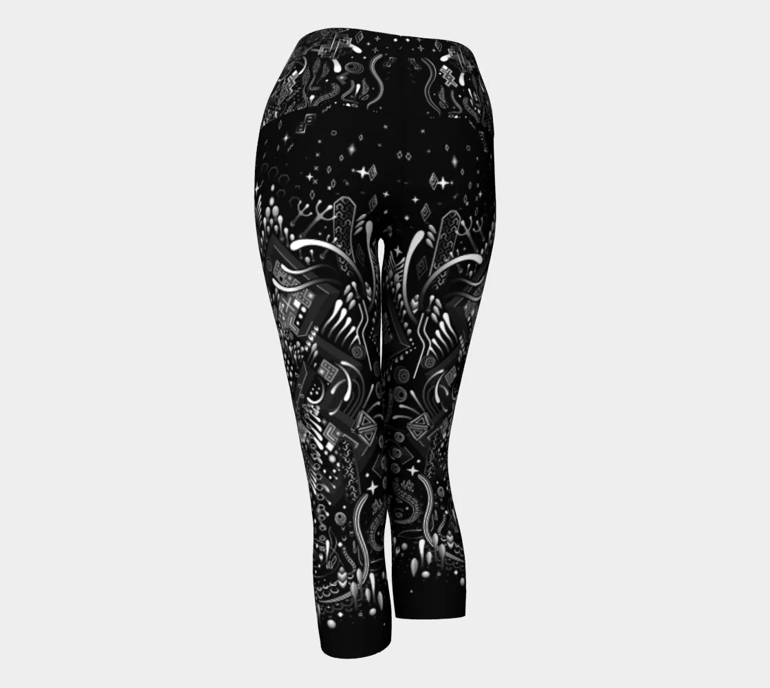 Jungle Monochrome Yoga Capris | TAS