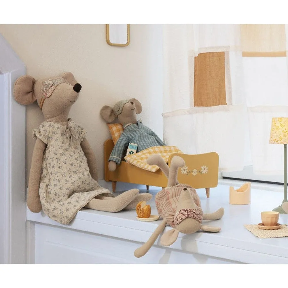 Maileg maxi mouse in nightgown