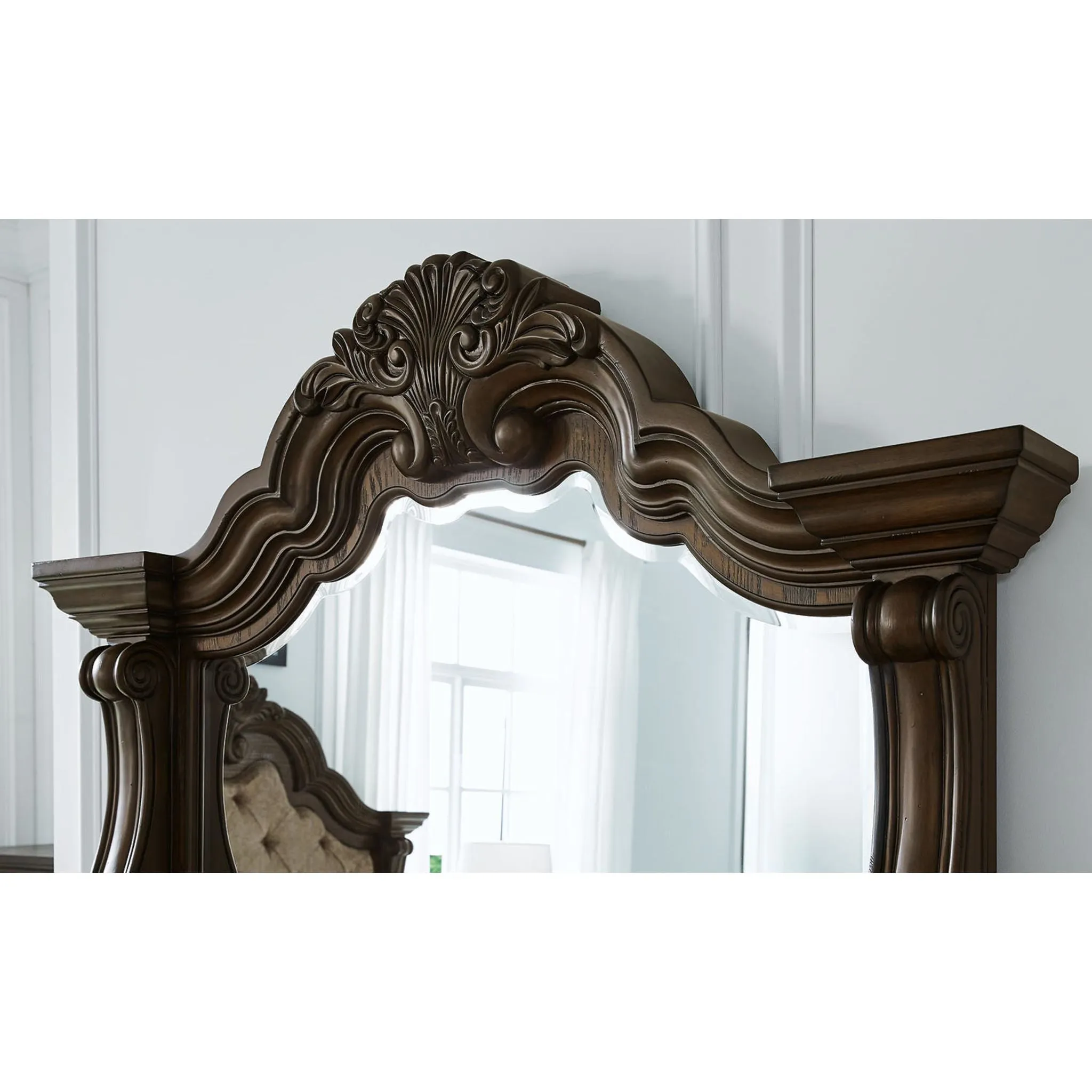 Maylee Dresser and Mirror