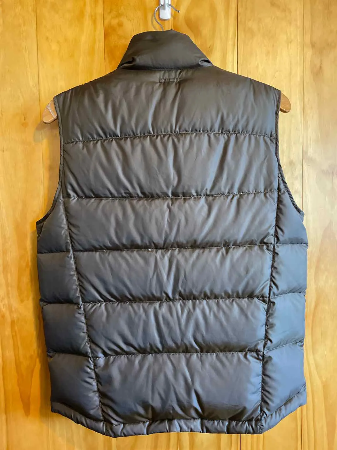 Size Medium Eddie Bauer Men's Vest