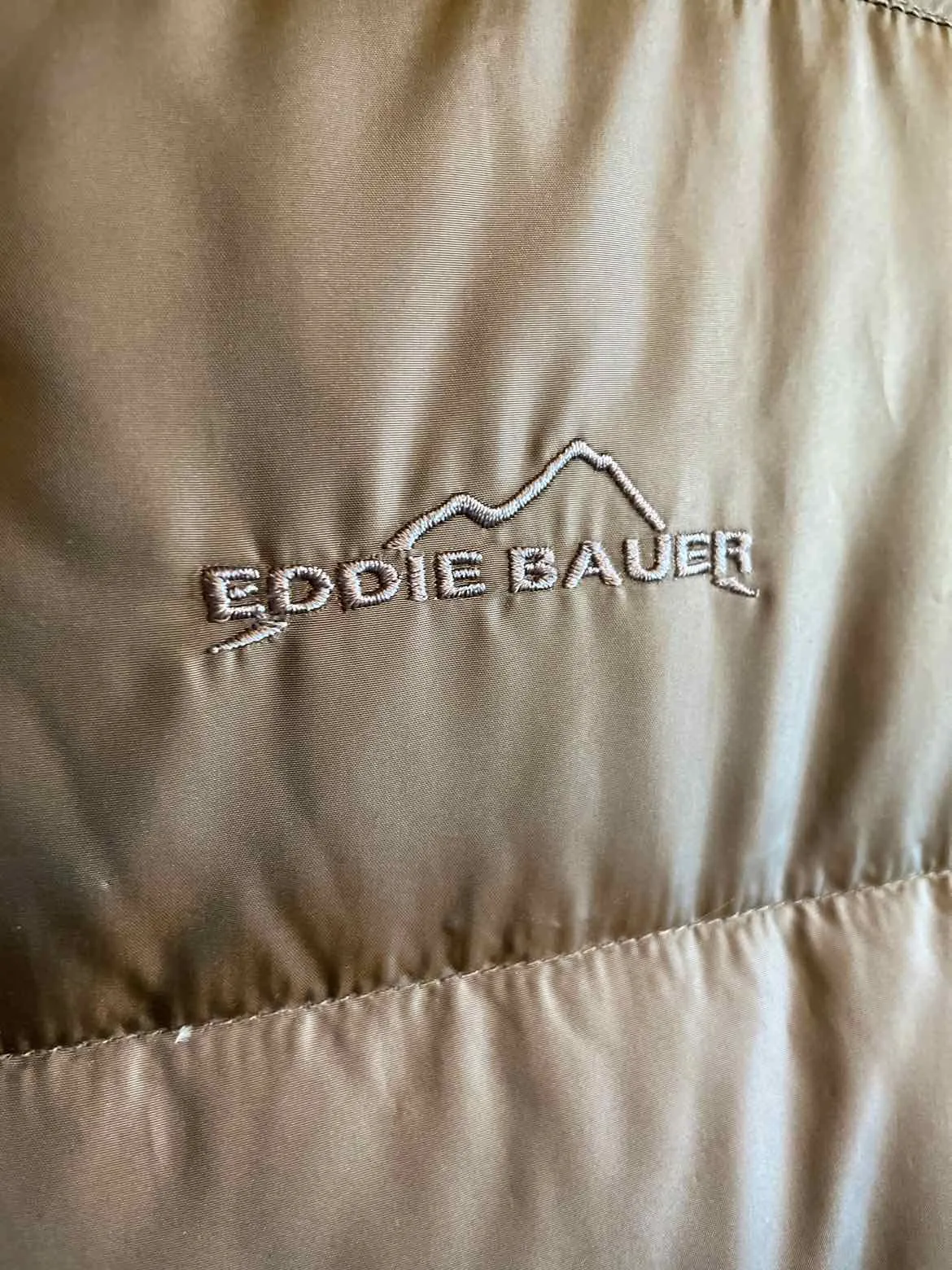 Size Medium Eddie Bauer Men's Vest